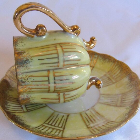 Royal Sealy 3 Toed Demitasse Tea Cup and Saucer, Soft Yellow, Heavy Gold. A1111 - Picture 2 of 6